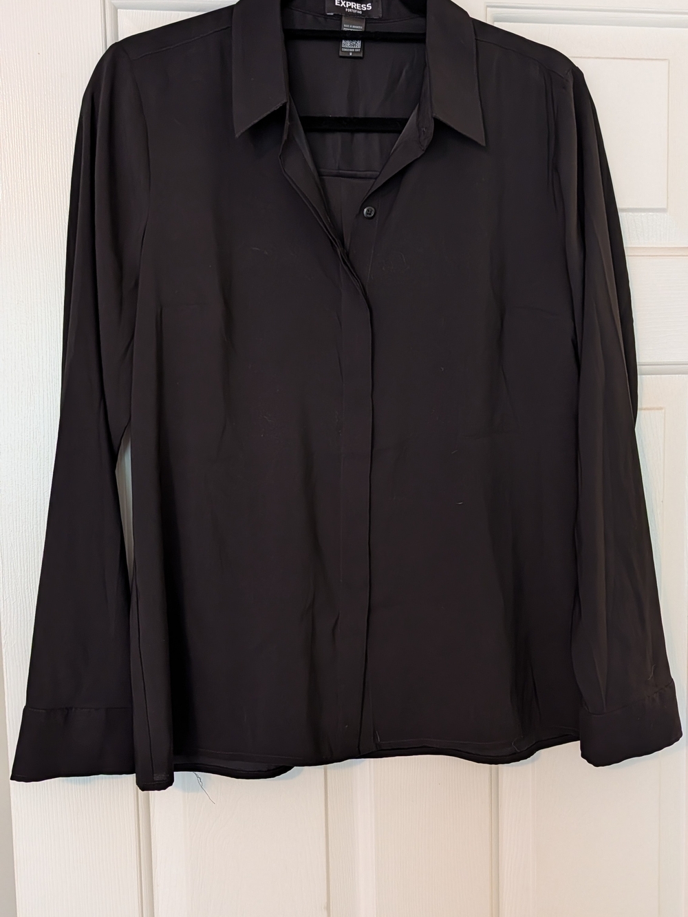Express Women’s Black Portofino Button-Up Shirt